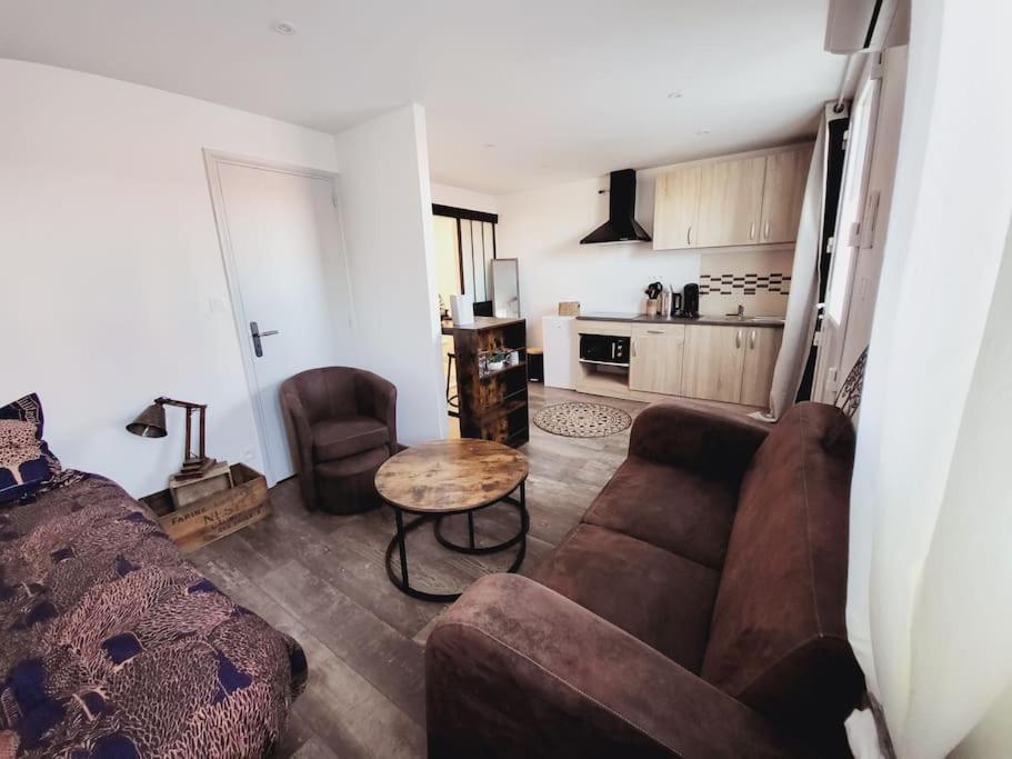 Studio Tout Confort Blaye-Les-Mines Buitenkant foto